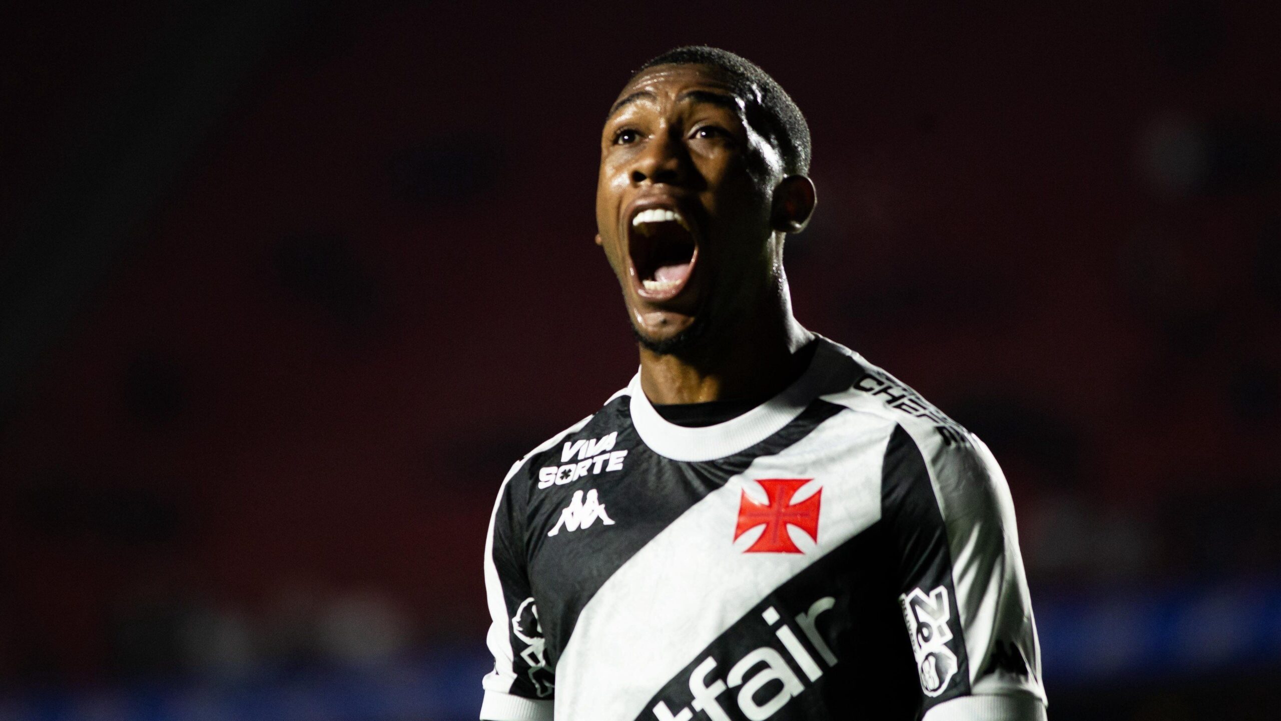 vasco-passeia-contra-o-sao-paulo,-e-diniz-instaura-crise-no-ex-clube
