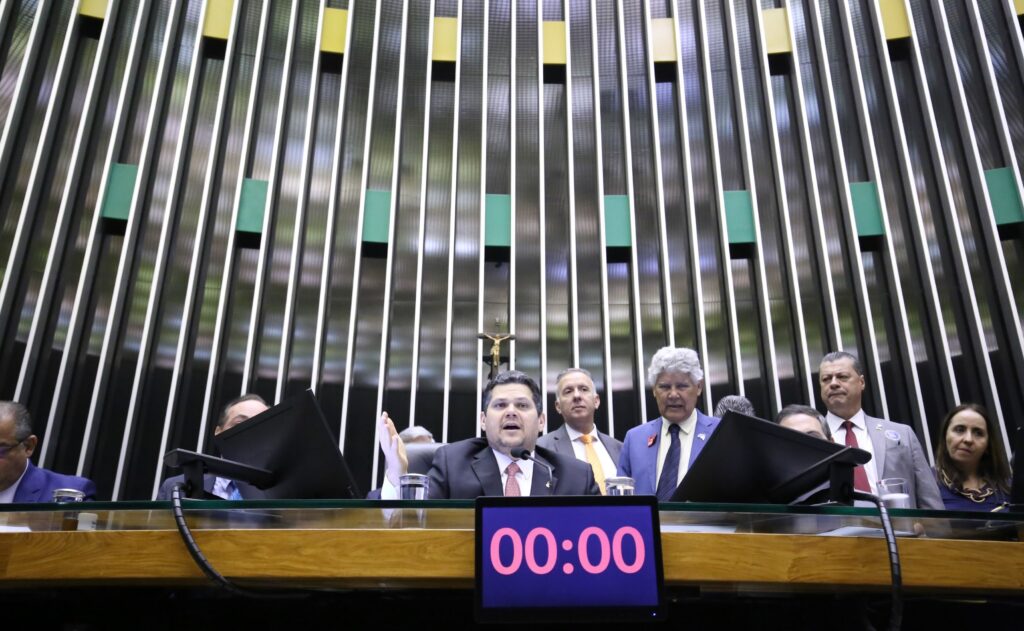 governo-nao-descobriu-como-retomar-o-controle-do-legislativo,-diz-analista