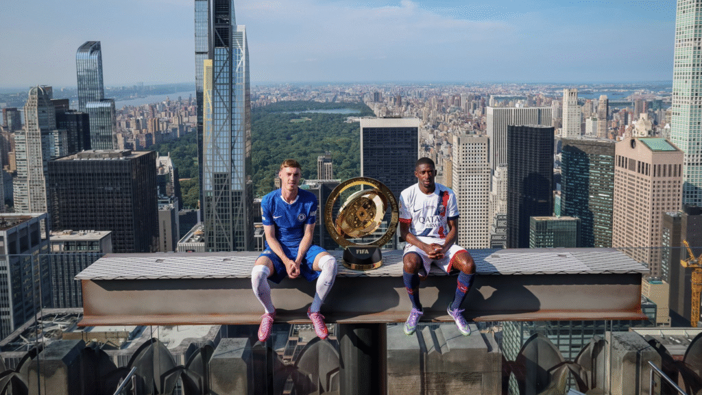 chelsea-x-psg:-palmer-e-dembele-recriam-foto-iconica-em-arranha-ceu-de-ny