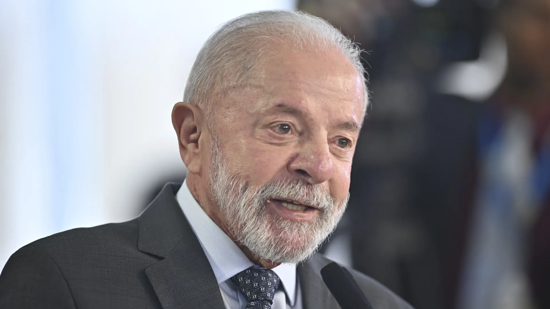 datafolha:-71%-veem-lula-candidato-a-reeleicao;-para-67%,-bolsonaro-deveria-desistir