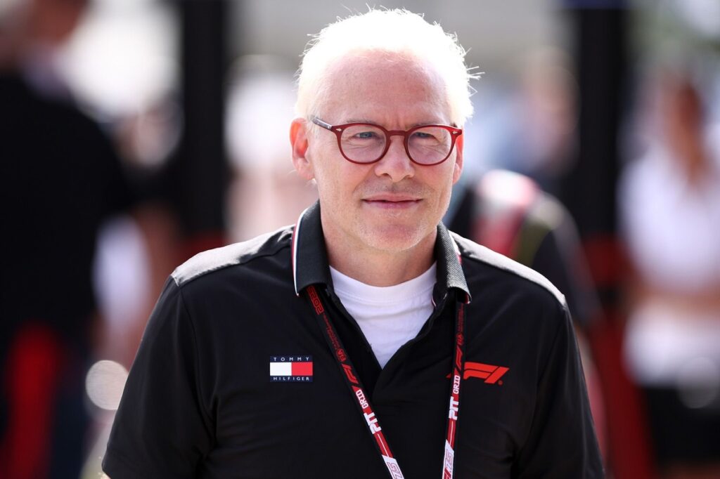 f1:-jacques-villeneuve-critica-mclaren-por-tratamento-‘infantil’-com-norris-e-piastri