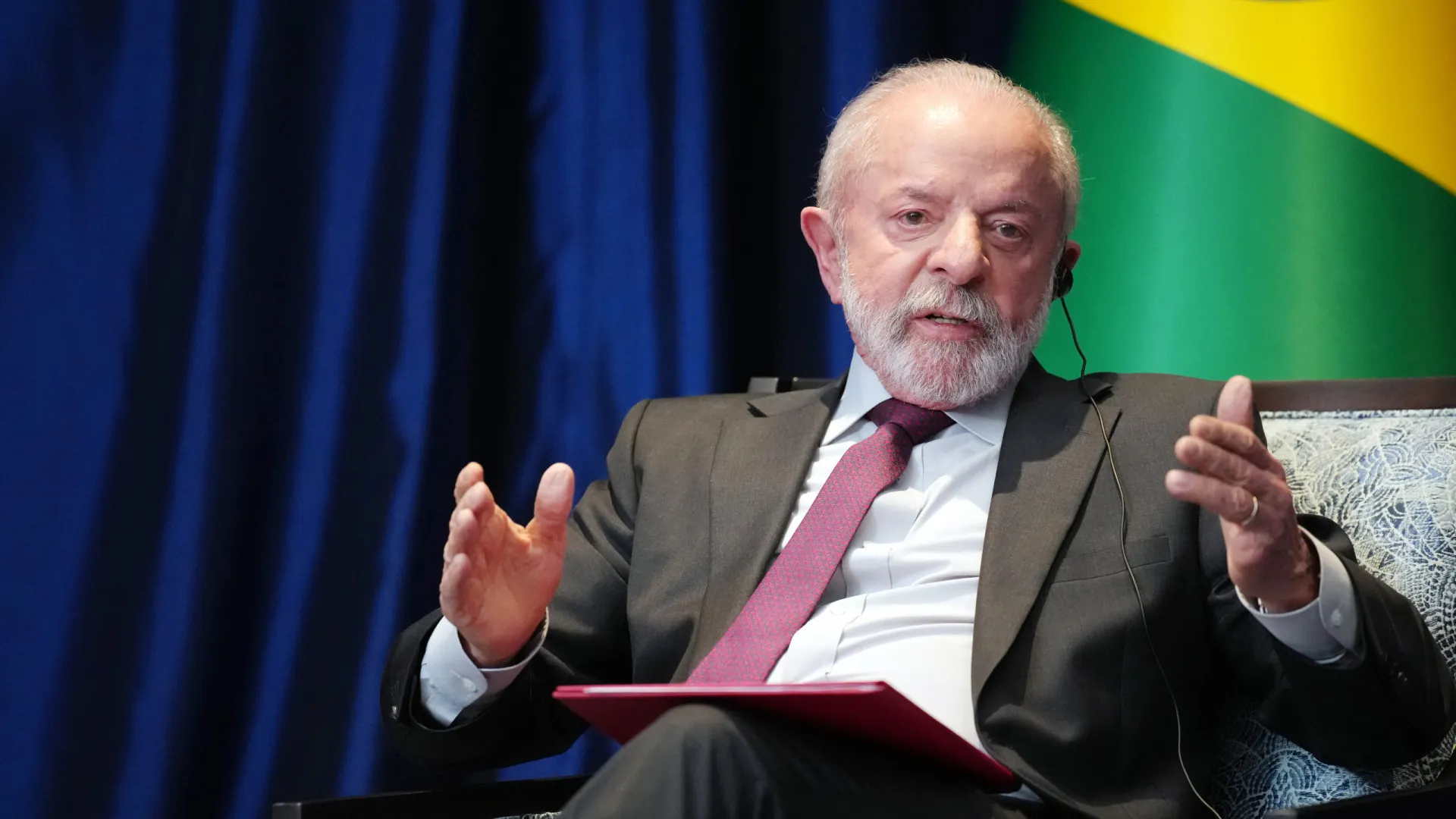lula-se-coloca-a-disposicao-de-trump-para-atuar-como-mediador-de-tensao-com-venezuela