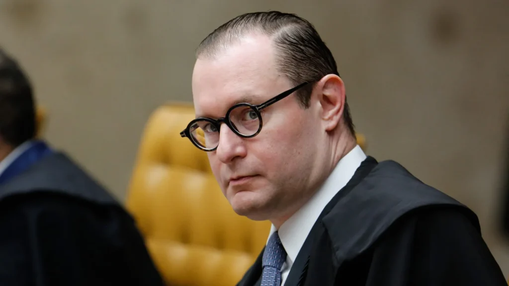 golpe:-zanin-vota-e-soma-2-votos-para-condenar-nucleo-de-desinformacao