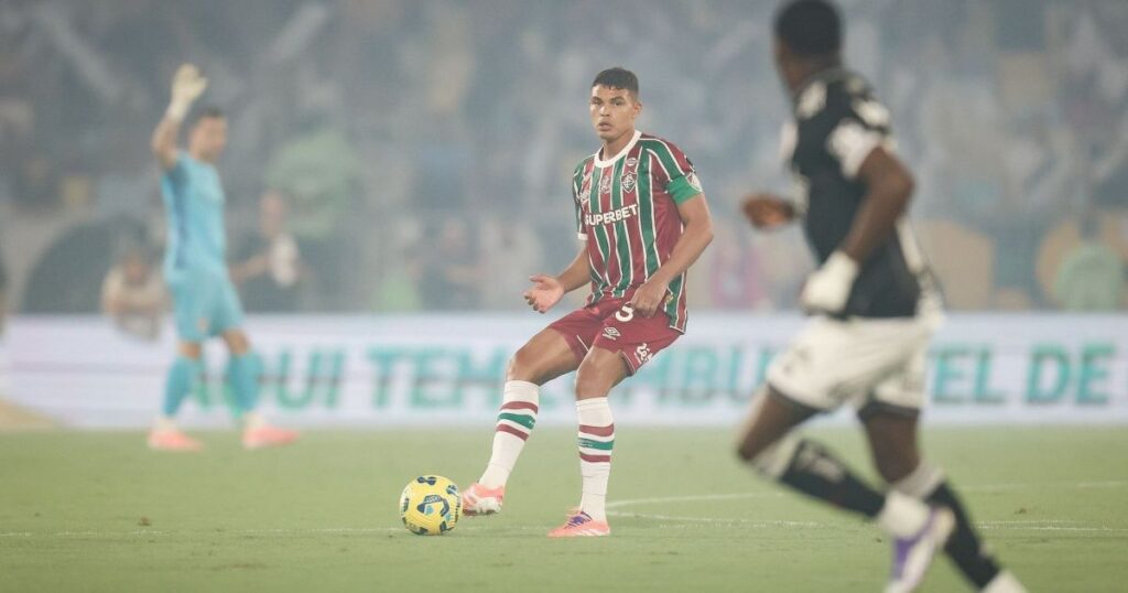 thiago-silva-aponta-erros-em-derrota-do-fluminense:-“paramos-de-jogar”