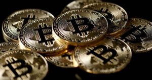 bitcoin-cai-com-manutencao-de-juros-do-fed-e-impasse-entre-eua-e-ira