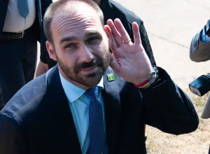 entenda-em-4-pontos-os-crimes-citados-no-inquerito-contra-eduardo-bolsonaro