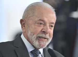 datafolha:-71%-veem-lula-candidato-a-reeleicao;-para-67%,-bolsonaro-deveria-desistir