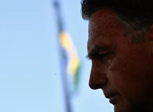 bolsonaro-deve-perder-patente-se-condenado;-procedimento-e-alvo-de-divergencia-entre-stf-e-stm