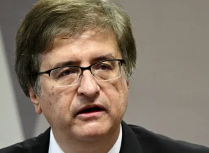 pgr-se-posiciona-contra-presenca-de-policiais-dentro-da-casa-de-bolsonaro