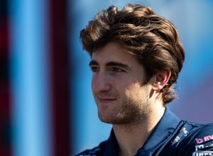 f1:-doohan-pode-assumir-vaga-de-reserva-da-haas-em-2026,-diz-jornalista