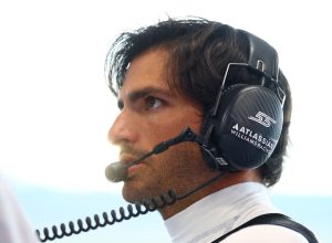 sainz-questiona-f1-por-“exagerar-nas-namoradas”-e-perder-“o-foco”-na-transmissao-das-corridas