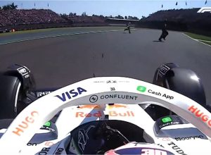 video-f1:-lawson-‘quase-atropela’-fiscais-de-pista-no-mexico;-veja