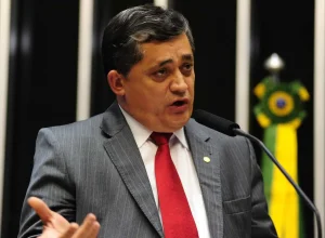 rompimento-entre-motta-e-lindbergh-nao-e-crise-com-governo,-diz-lider