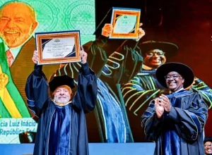 lula-recebe-titulo-de-doutor-honoris-causa-em-mocambique