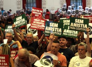 em-ato-em-sp,-manifesto-celebra-democracia-contra-atos-de-8-de-janeiro