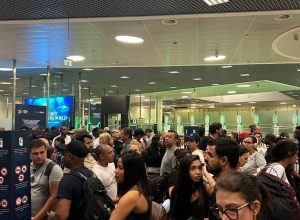 brigas-e-tentativas-de-furar-fila-marcam-passagem-pelo-aeroporto-de-lisboa